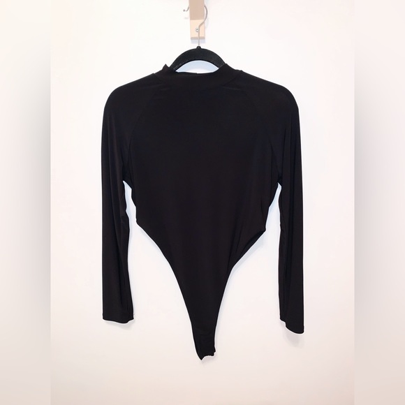 Fashion Nova Black Deep Side Cut Bodysuit - Picture 1 of 2